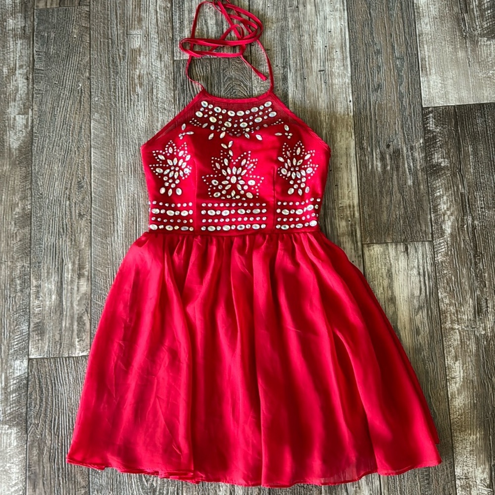 MASQUERADE BEAUTIFUL RED ELEGANT DRESS, SIZE 5/6